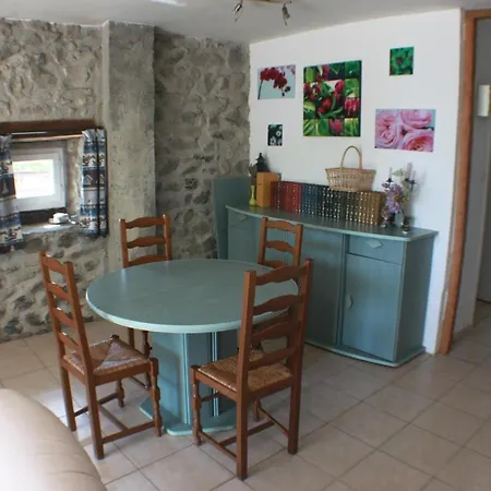 Holiday home Fraises Des Bois *